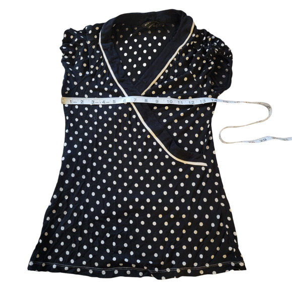 BCBG MAXAZRIA Black &White Polka Dot Wrap Short Sleeve Top Size Small - Picture 4 of 5